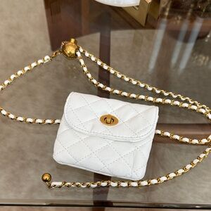 Elegant White Quilted Chain Bag belt